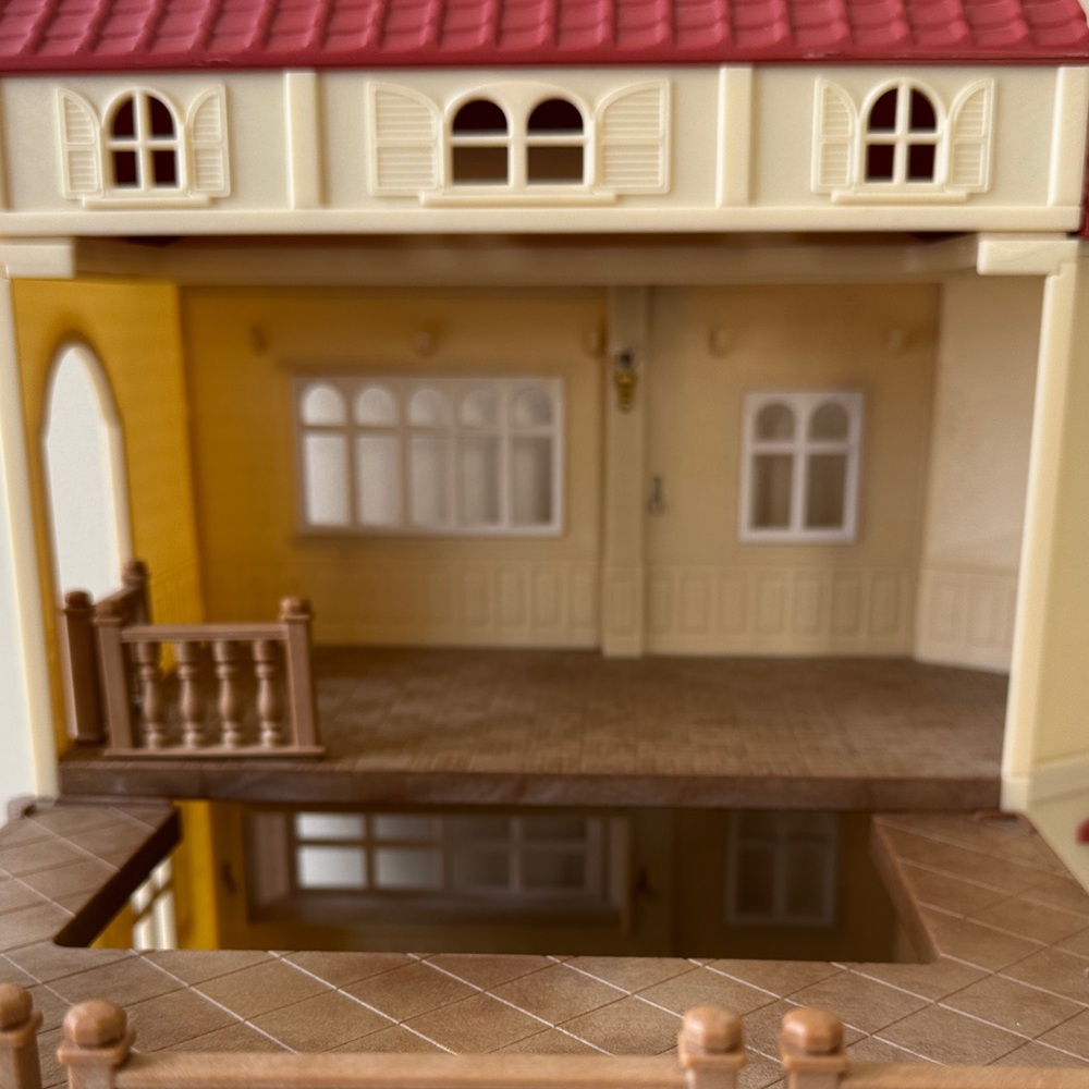 Calico Critters Charming Red Roof Dollhouse - Picture 9 of 16
